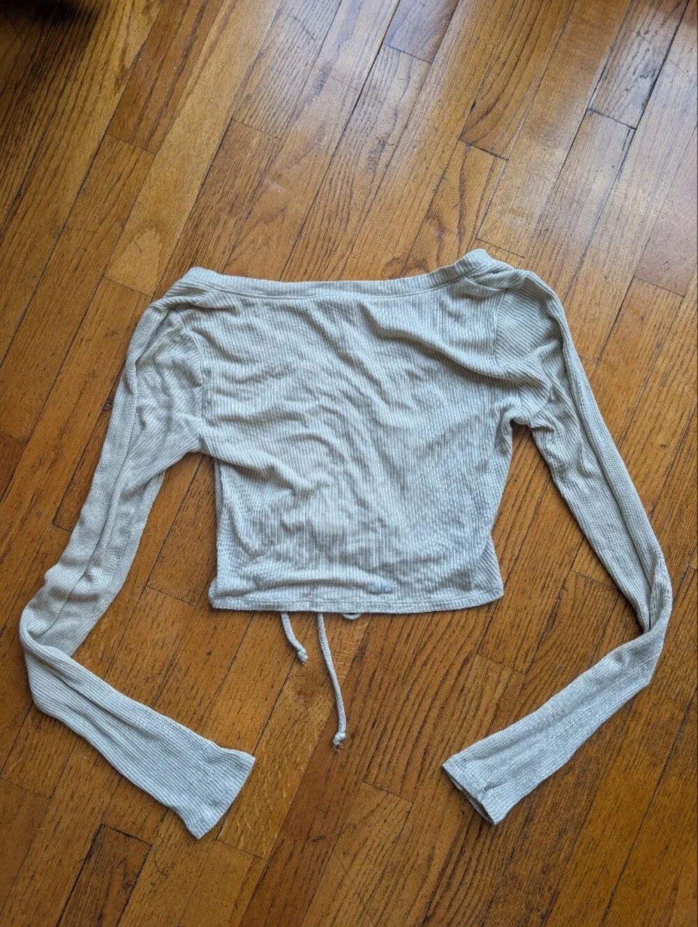NWOT Alo Yoga Ribbed Cinch Cropped Long Sleeve Top in California Sand Size Small